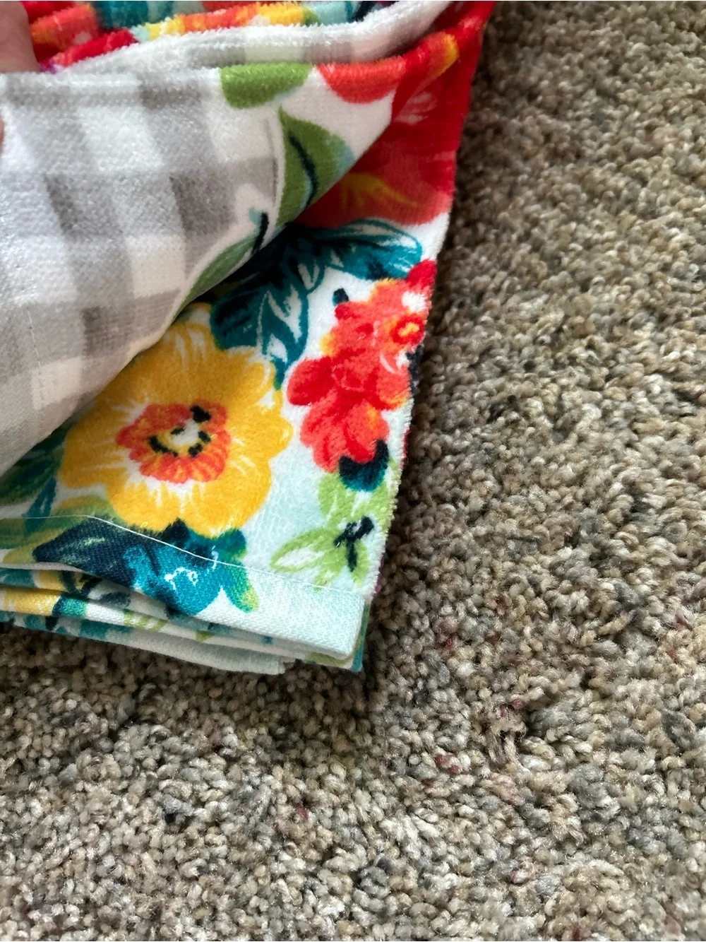 The Pioneer Woman Floral Kitchen Towels with Magnetic Bag Clips - Multicolor